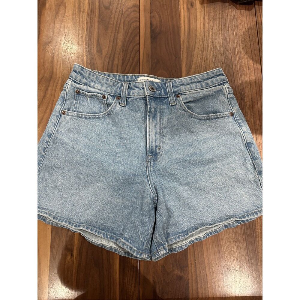 Abercrombie & Fitch The Dad Short High Rise Denim Shorts Light Wash Blue Size 28
